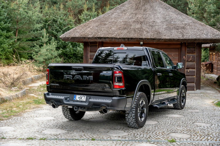 RAM 1500 Rebel 5.7 V8 Hemi / Bogata opcja / Lift 1" / Virtual Cockpit / FV zdjęcie 22