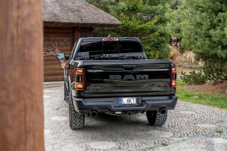 RAM 1500 Rebel 5.7 V8 Hemi / Bogata opcja / Lift 1" / Virtual Cockpit / FV zdjęcie 24