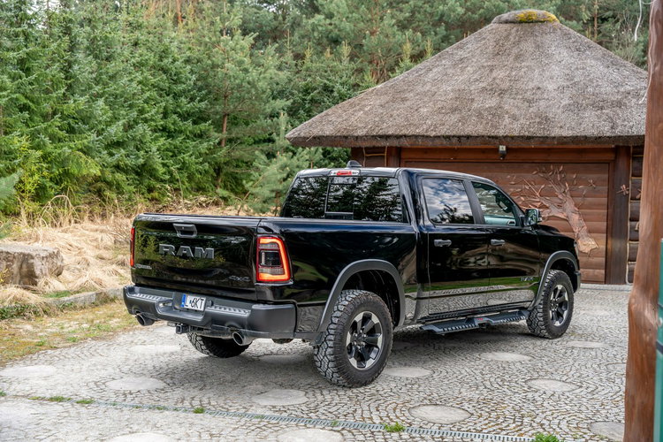 RAM 1500 Rebel 5.7 V8 Hemi / Bogata opcja / Lift 1" / Virtual Cockpit / FV zdjęcie 28