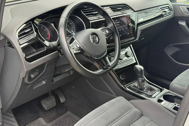 Volkswagen Touran 1.5 TSI R-line 7osób Faktura VAT 23% Bezwypadkowy zdjęcie 15