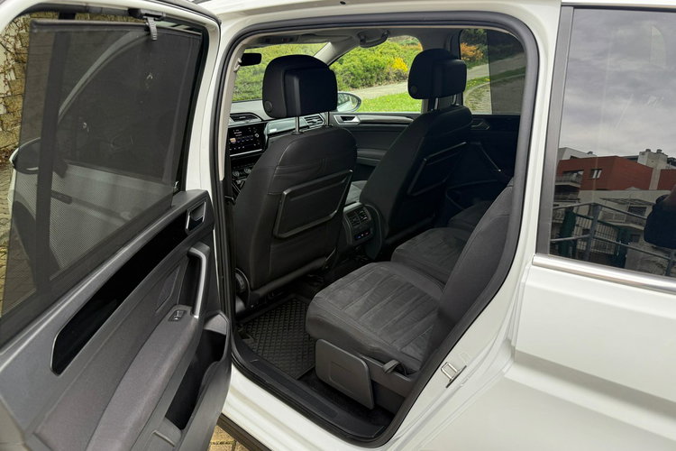 Volkswagen Touran 1.5 TSI R-line 7osób Faktura VAT 23% Bezwypadkowy zdjęcie 23