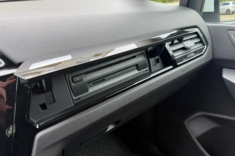 Volkswagen Touran 1.5 TSI R-line 7osób Faktura VAT 23% Bezwypadkowy zdjęcie 35