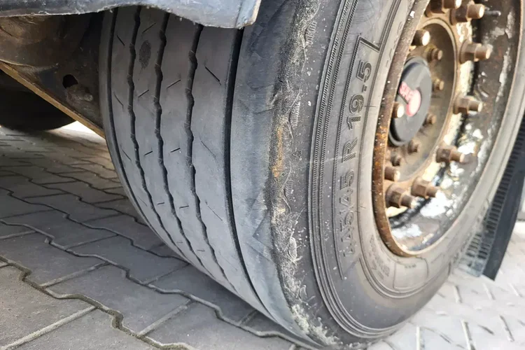 Schwarzmuller Joloda, osie SAF, koła 445/45 R19, 5 zdjęcie 10