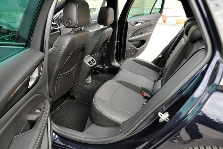 Opel Insignia 2.0CDTI(170KM) Full Led Navi Kamera Panorama Skóry Keyles Go Alu17"ASO zdjęcie 20