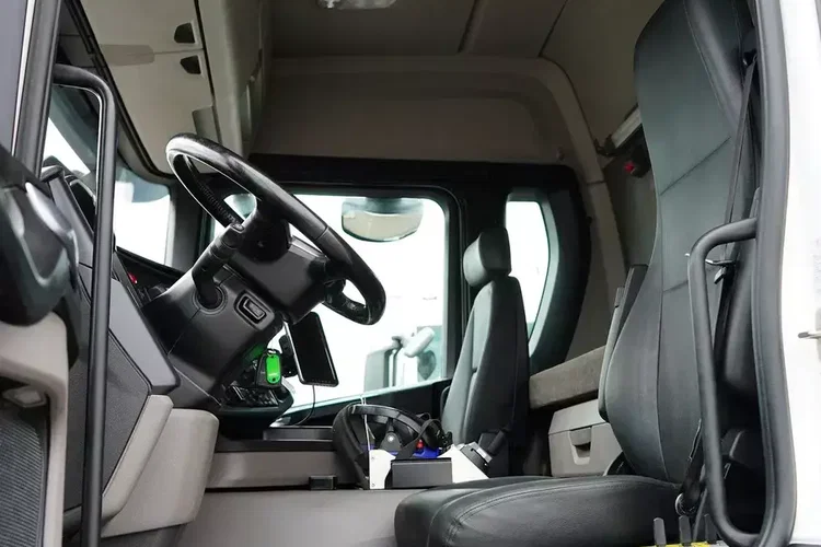 Scania G 410 / E 6 / 8 X 4 / HDS + HAKOWIEC / TRIDEM / CNG / RETARDER / FASSI F 215 zdjęcie 9
