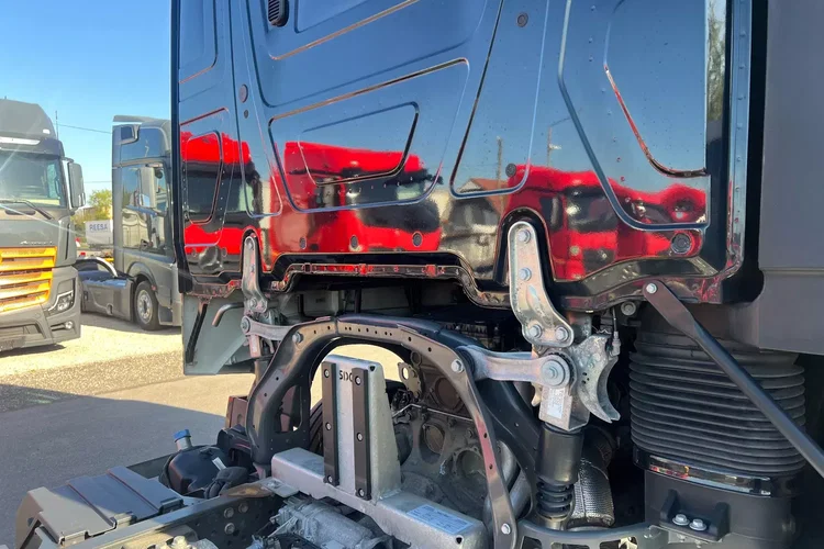 Mercedes ACTROS L 1842 MP5 BDF POLIFTOWY zdjęcie 18