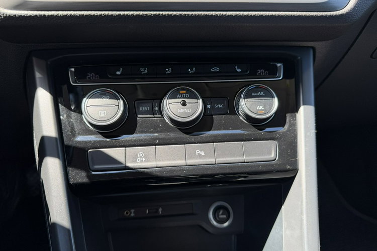 Volkswagen Touran Klimatronic 3-stref, Nawigacja, Tempomat ACC, Podgrz, fotele, DSG zdjęcie 23
