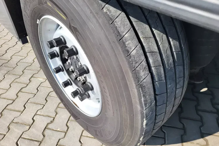 Schmitz Kwiatówka; ThermoKing SLXi300; szyna STD; uchwyty promowe zdjęcie 5