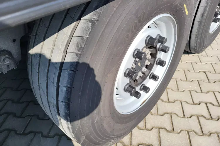 Schmitz Kwiatówka; ThermoKing SLXi300; szyna STD; uchwyty promowe zdjęcie 6