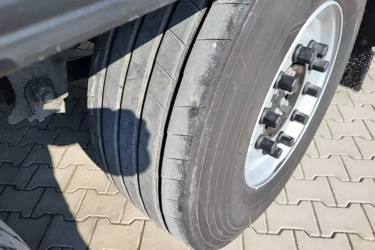 Schmitz Kwiatówka; ThermoKing SLXi300; szyna STD; uchwyty promowe zdjęcie 7