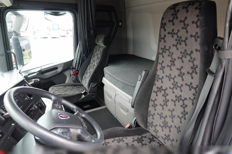 Scania R 450 /  RETARDER / PEŁNY ADR /  KLIMA POSTOJOWA / ALUFELGI /  zdjęcie 23