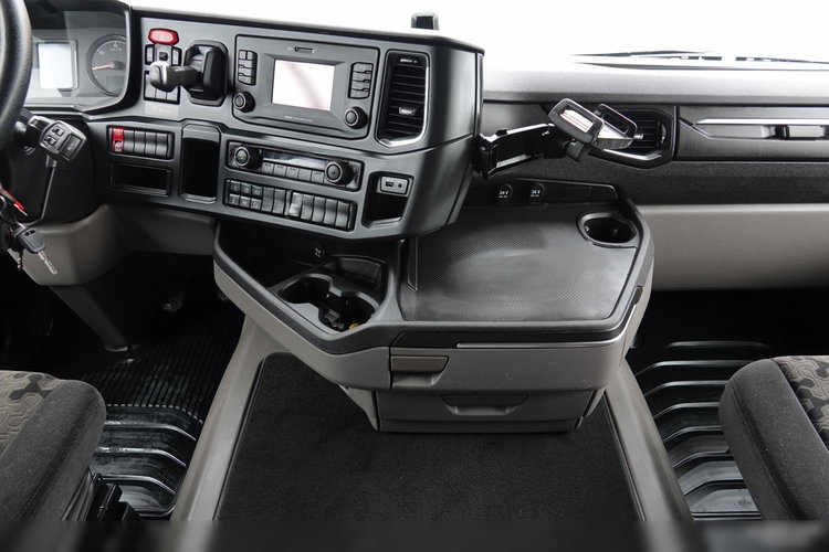 Scania R 450 /  RETARDER / PEŁNY ADR /  KLIMA POSTOJOWA / ALUFELGI /  zdjęcie 29