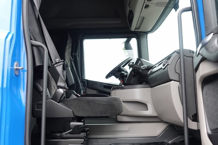 Scania R 450 /  RETARDER / PEŁNY ADR /  KLIMA POSTOJOWA / ALUFELGI /  zdjęcie 33