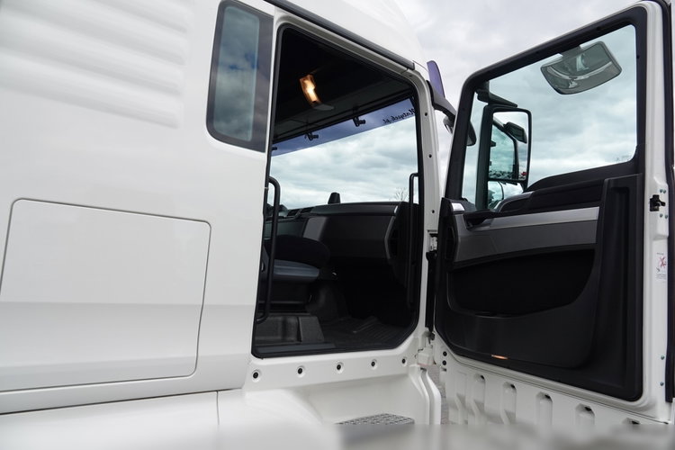 MAN TGX 18. 400 / MAŁY PRZEBIEG / EURO 6 zdjęcie 33