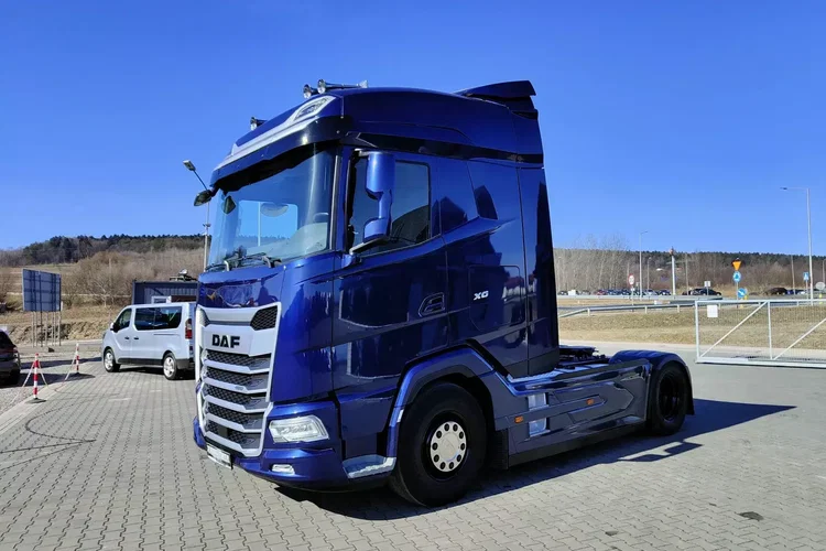 DAF XG 480 / EURO 6 / TV / BOGATE WYPOSAŻENIE / AUTOMAT / zdjęcie 4