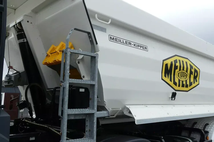 TGS 41.470 / 8x8 / WYWROTKA MEILLER / MANUAL / NISKI PRZEBIEG / zdjęcie 16