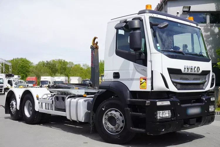 Iveco Stralis 360 6x2 / 50 tys. km / Hakowiec Marell AL20 S55 / oś skrętna zdjęcie 11