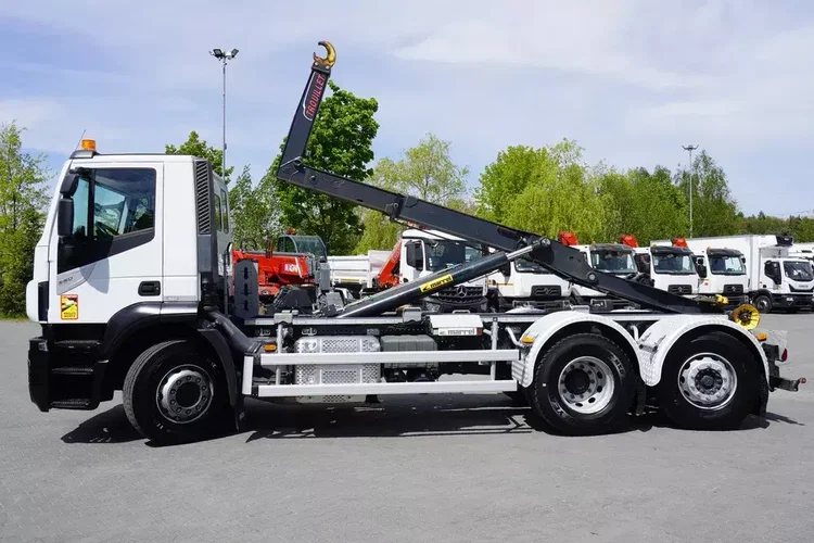 Iveco Stralis 360 6x2 / 50 tys. km / Hakowiec Marell AL20 S55 / oś skrętna zdjęcie 12