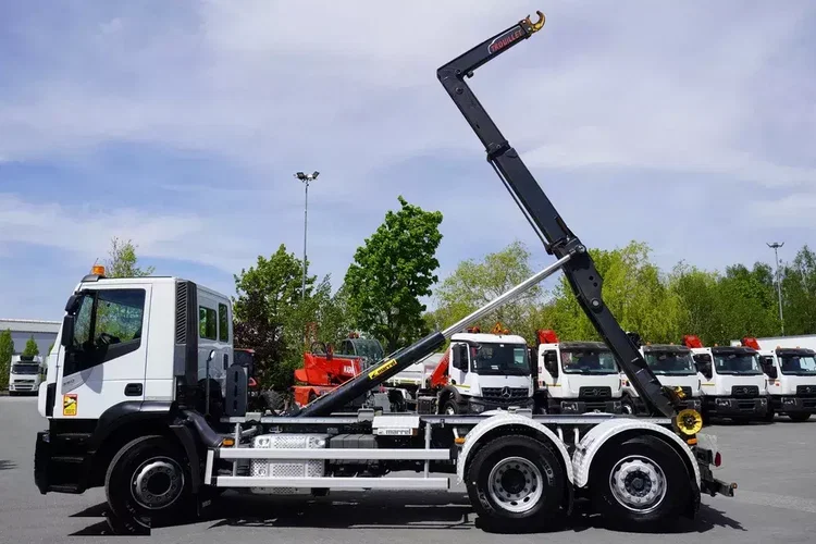 Iveco Stralis 360 6x2 / 50 tys. km / Hakowiec Marell AL20 S55 / oś skrętna zdjęcie 13