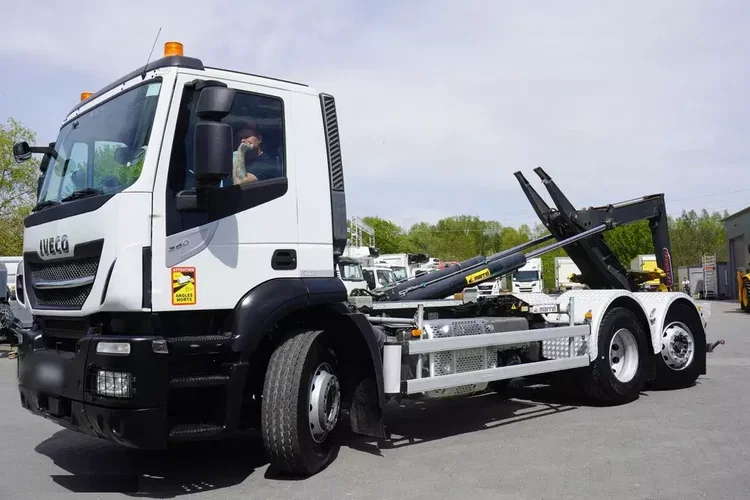 Iveco Stralis 360 6x2 / 50 tys. km / Hakowiec Marell AL20 S55 / oś skrętna zdjęcie 17