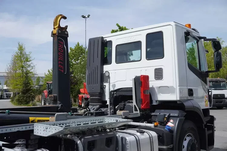 Iveco Stralis 360 6x2 / 50 tys. km / Hakowiec Marell AL20 S55 / oś skrętna zdjęcie 21