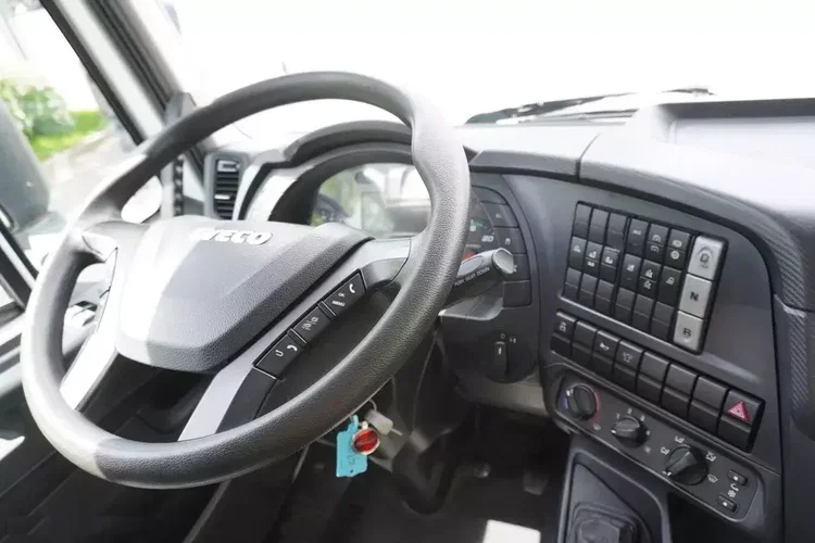 Iveco Stralis 360 6x2 / 50 tys. km / Hakowiec Marell AL20 S55 / oś skrętna zdjęcie 26