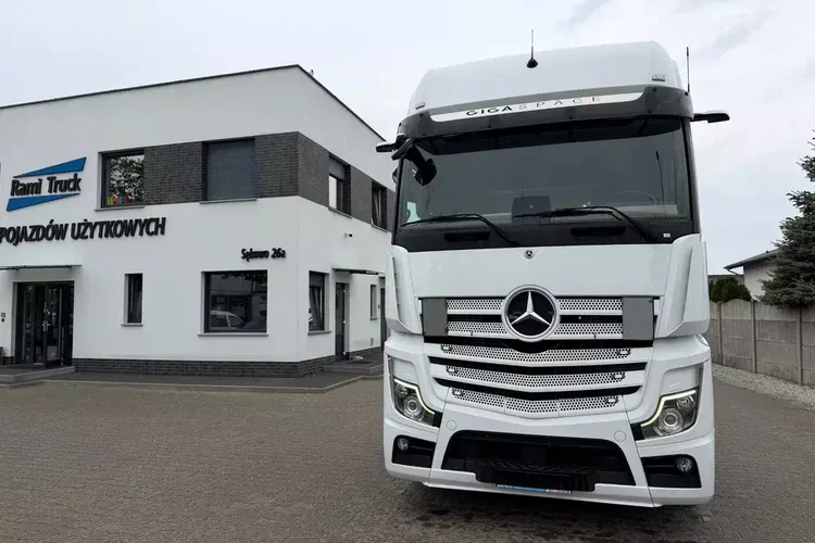 Mercedes ACTROS 1845/GIGASPACE/ SALONKA zdjęcie 1