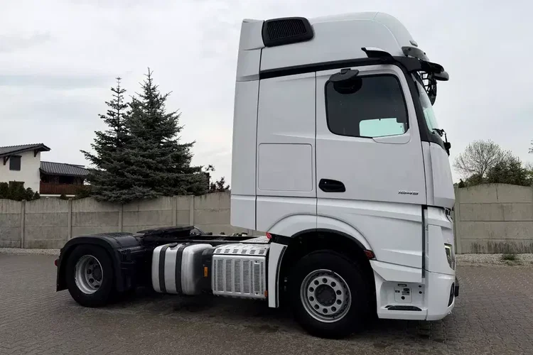 Mercedes ACTROS 1845/GIGASPACE/ SALONKA zdjęcie 4