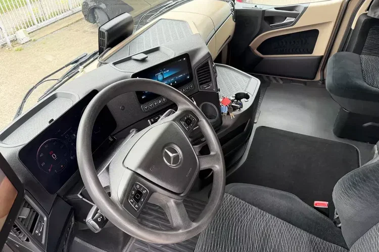 Mercedes ACTROS 1845/GIGASPACE/ SALONKA zdjęcie 7