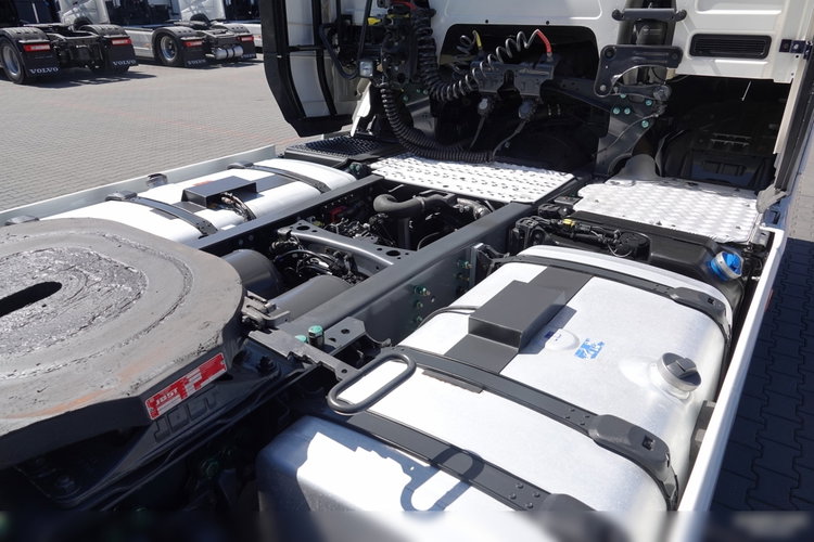 Scania R 450 / RETARDER / ZBIORNIKI 1400 L / OPONY 100 % / zdjęcie 16