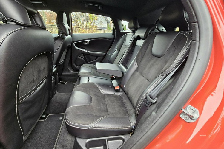 Volvo V40 R-Design Bardzo Ładne i Zadbane Rok GWARANCJI zdjęcie 12