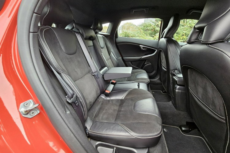 Volvo V40 R-Design Bardzo Ładne i Zadbane Rok GWARANCJI zdjęcie 13