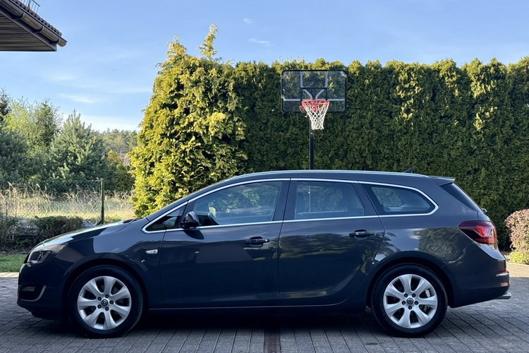 Opel Astra 1.6 Turbo 170 KM Xenon zdjęcie 15