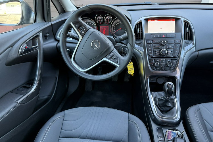 Opel Astra 1.6 Turbo 170 KM Xenon zdjęcie 18