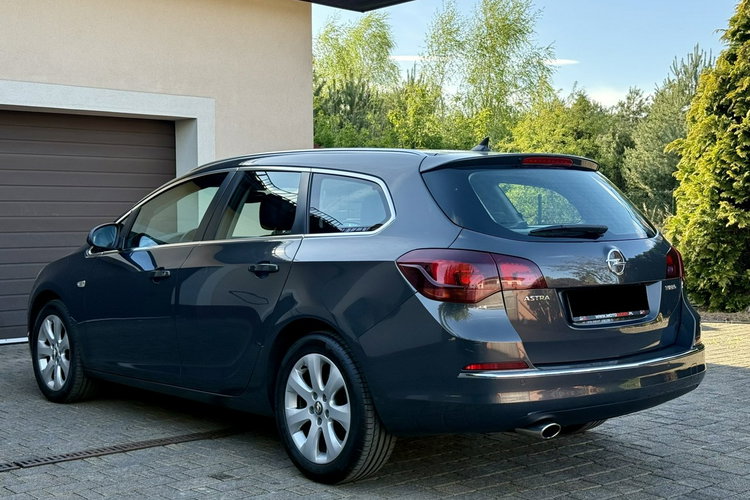 Opel Astra 1.6 Turbo 170 KM Xenon zdjęcie 2