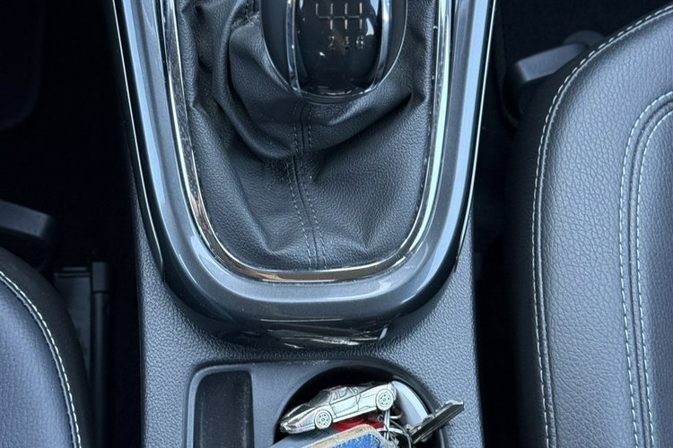 Opel Astra 1.6 Turbo 170 KM Xenon zdjęcie 27