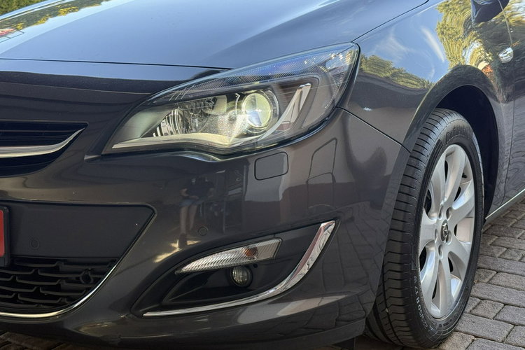 Opel Astra 1.6 Turbo 170 KM Xenon zdjęcie 28