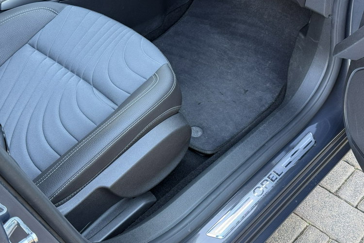 Opel Astra 1.6 Turbo 170 KM Xenon zdjęcie 8