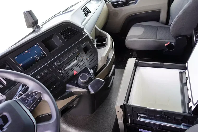 MAN TGX / 18.470 / EURO 6 / GX / ACC / MAŁY PRZEBIEG zdjęcie 9