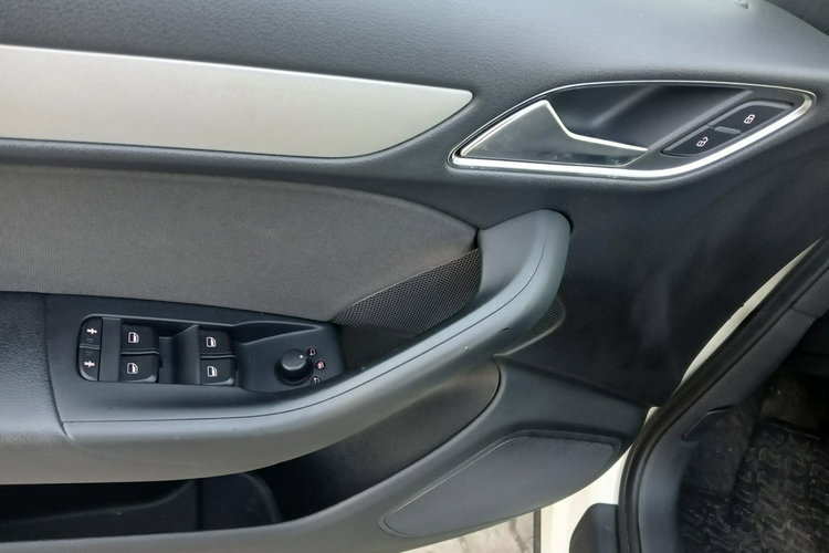 Audi Q3 bezwypadkowy po opłatach zadbany zdjęcie 15