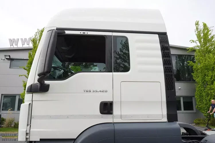 MAN TGS 35.420 8×2 / Rama 6.4 m / 3 osie skrętne / ADR AT / 3 szt. zdjęcie 14