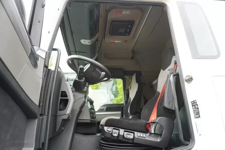 MAN TGS 35.420 8×2 / Rama 6.4 m / 3 osie skrętne / ADR AT / 3 szt. zdjęcie 15