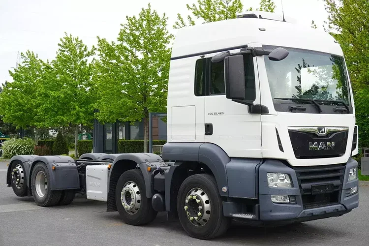MAN TGS 35.420 8×2 / Rama 6.4 m / 3 osie skrętne / ADR AT / 3 szt. zdjęcie 9
