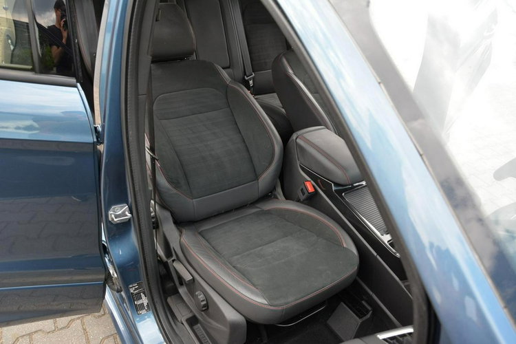 Ford Kuga ST-Line Skóry 4X4 Radar Xenon Ledy Kamera ParkAssist Keyless Alu18 ASO zdjęcie 20