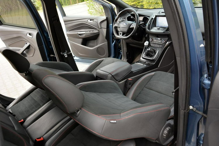Ford Kuga ST-Line Skóry 4X4 Radar Xenon Ledy Kamera ParkAssist Keyless Alu18 ASO zdjęcie 21