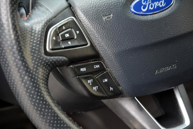 Ford Kuga ST-Line Skóry 4X4 Radar Xenon Ledy Kamera ParkAssist Keyless Alu18 ASO zdjęcie 27