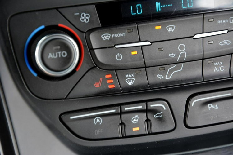 Ford Kuga ST-Line Skóry 4X4 Radar Xenon Ledy Kamera ParkAssist Keyless Alu18 ASO zdjęcie 32