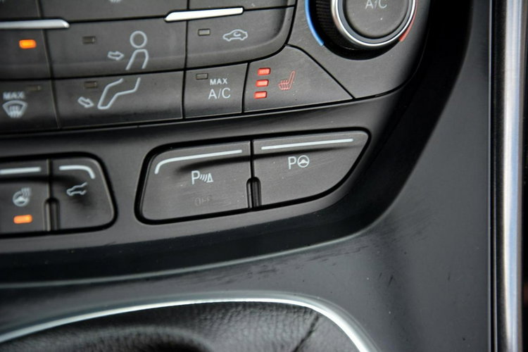Ford Kuga ST-Line Skóry 4X4 Radar Xenon Ledy Kamera ParkAssist Keyless Alu18 ASO zdjęcie 33