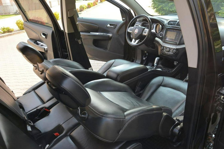 Fiat Freemont 2.0d(170KM) Alpine AWD 7-Foteli Navi Kamera Keyless Go Skóry Alu19" zdjęcie 20