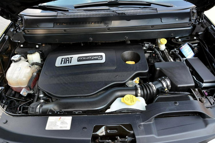 Fiat Freemont 2.0d(170KM) Alpine AWD 7-Foteli Navi Kamera Keyless Go Skóry Alu19" zdjęcie 39